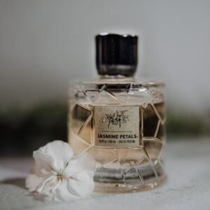 elegant-jasmine-petals-perfume-with-floral-accent-32291048